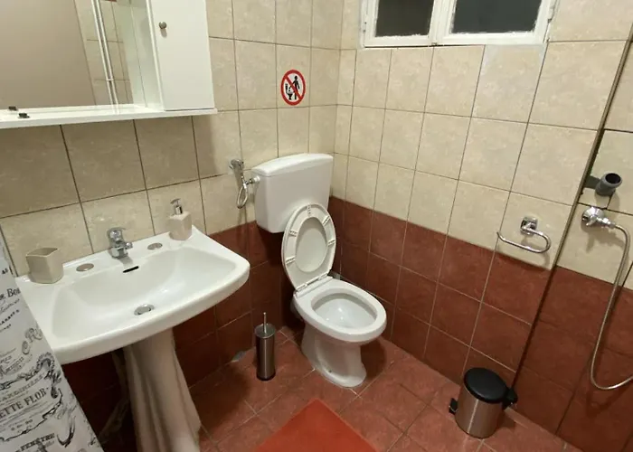 아파트 Mikro Spiti 트리칼라